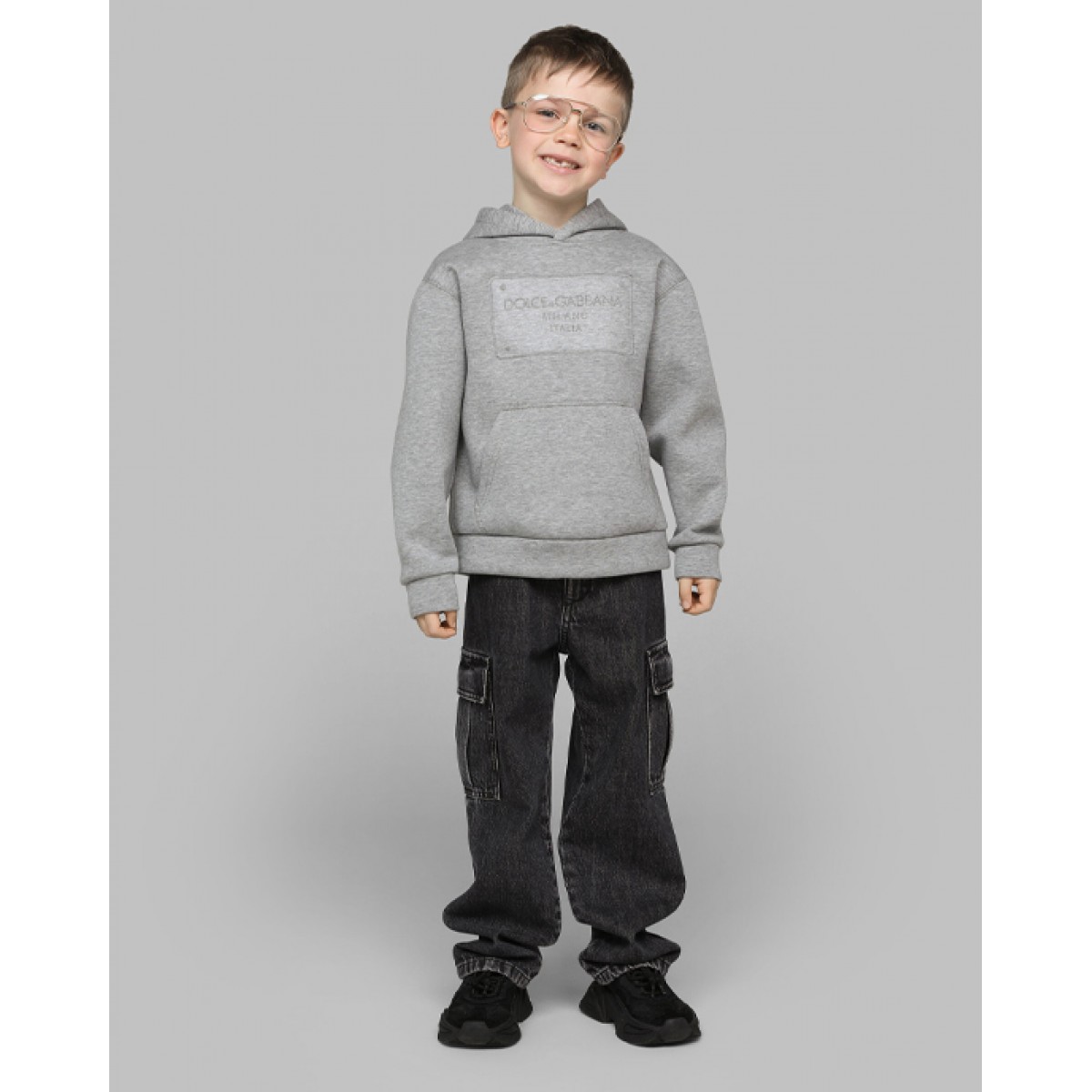 Neoprene hoodie with embossed tag