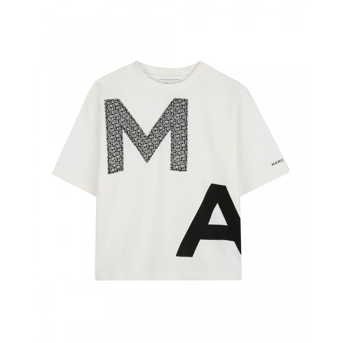 T-shirt with “M A” illustration