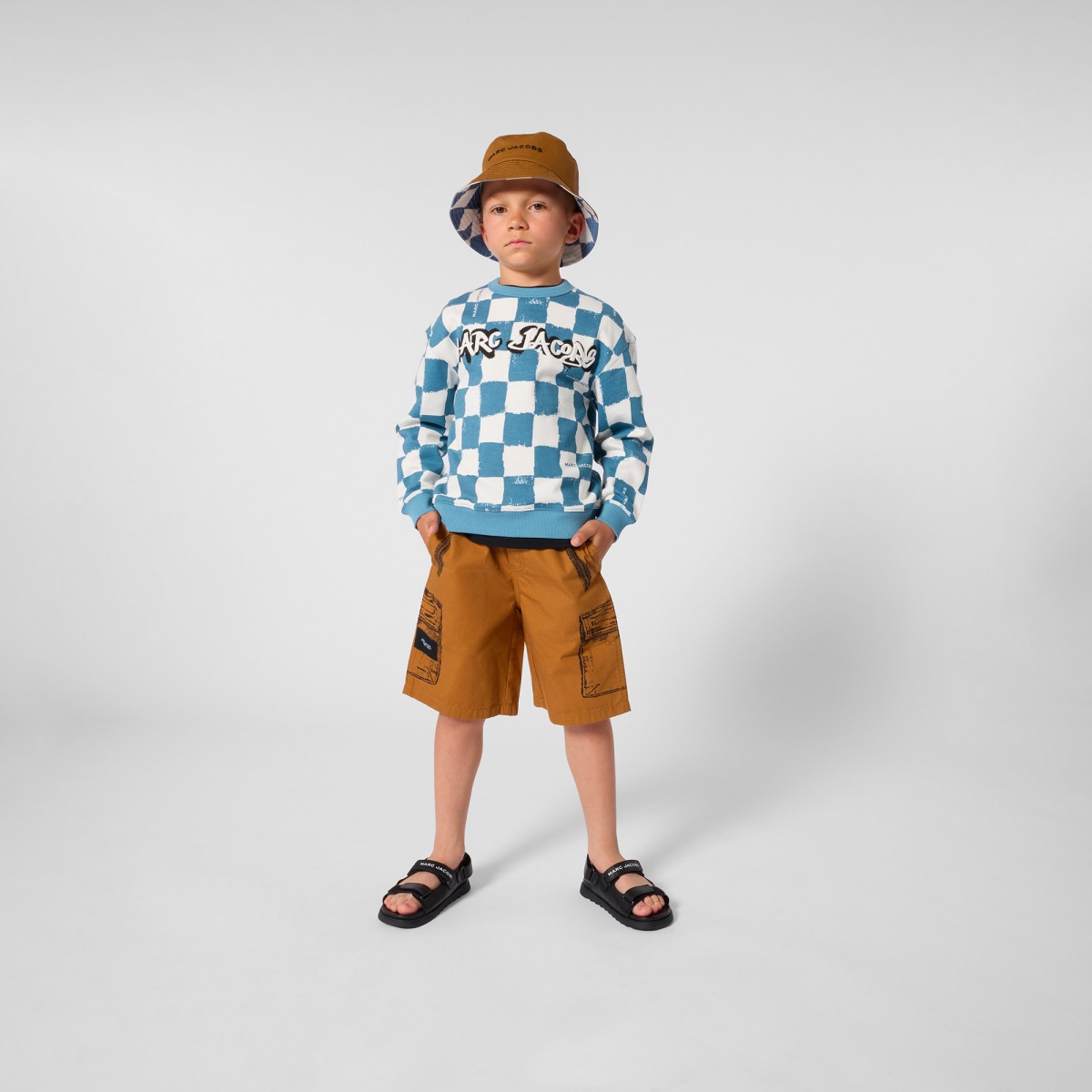 Reversible checkered bucket hat